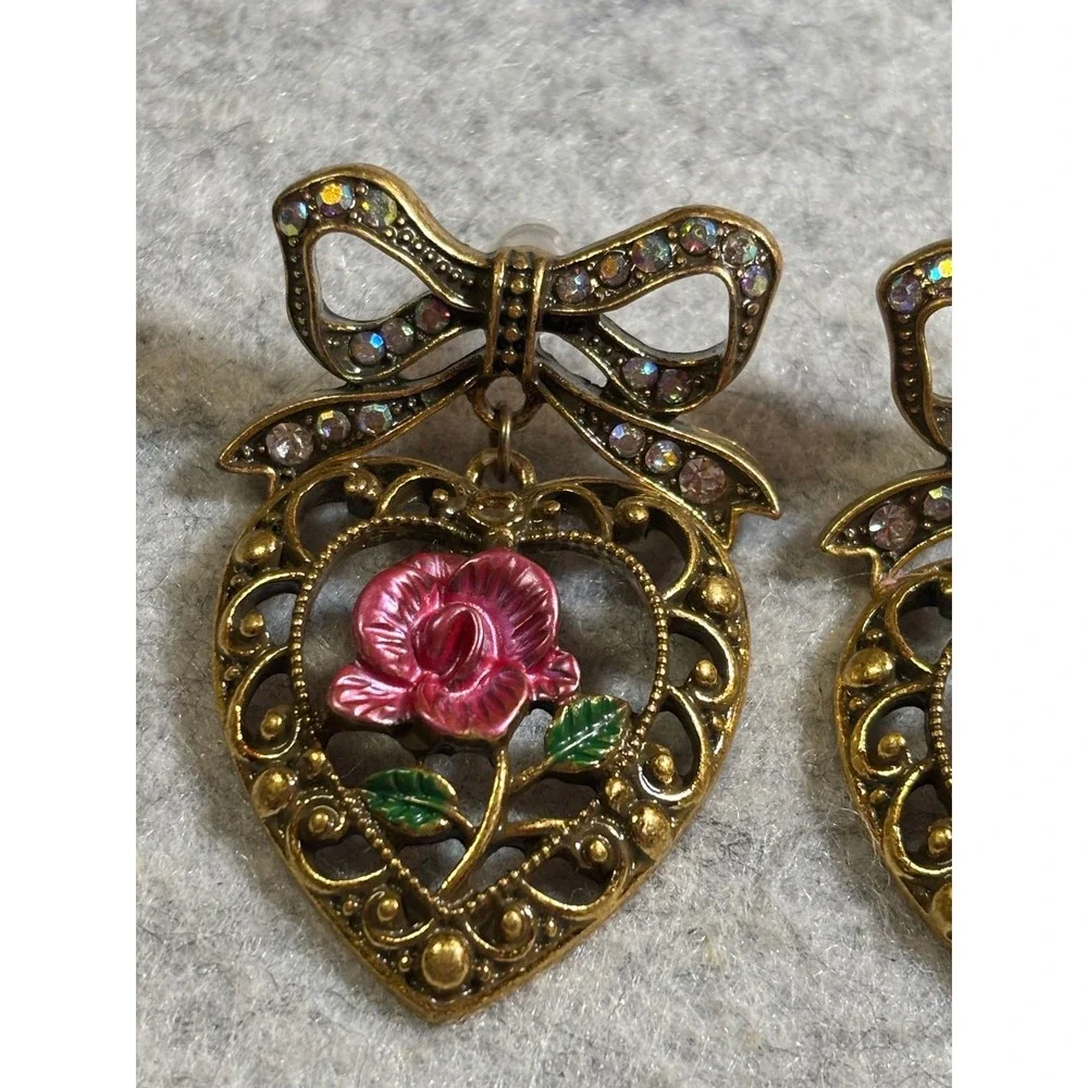 #4. Vintage-style Ornate Heart Earrings